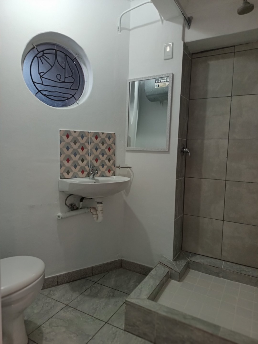 6 Bedroom Property for Sale in Maitland Western Cape